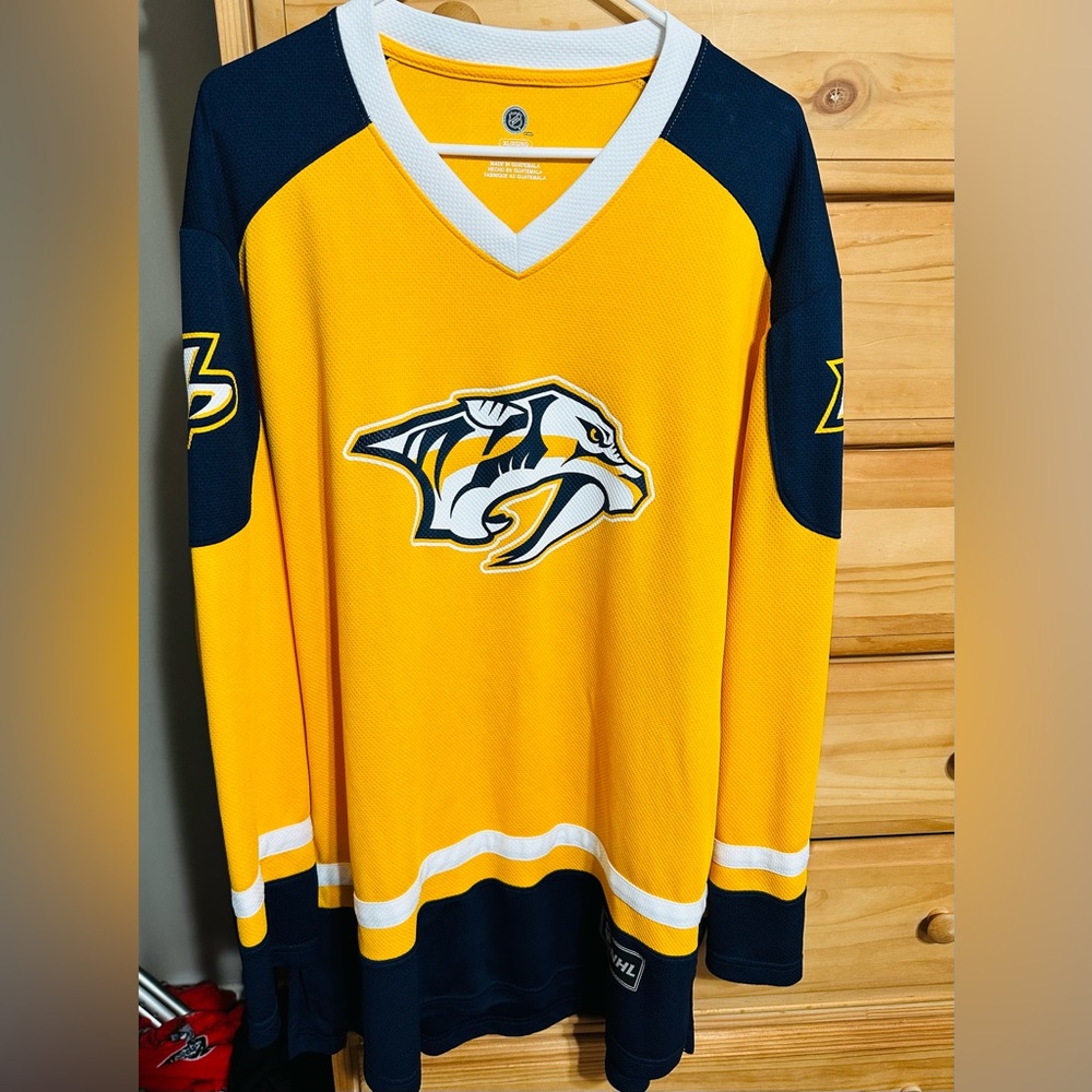Nashville predators jersey size XL